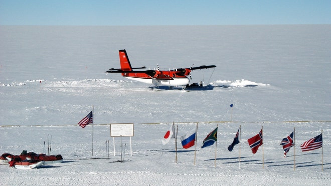 Twin Otter North Pole.JPG